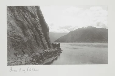 Road along Kyi Chu, Troops on the riverbank