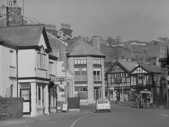 View of street in Windermere with Mini in road