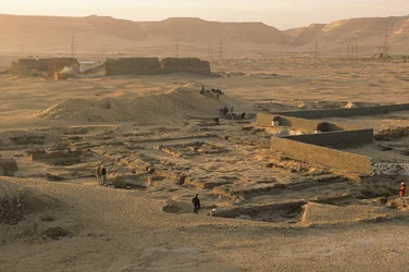 Abydos, Site overview of 1st dynasty Pharaoh Aha ceremonial enclosure, ca 2950 B.C.
