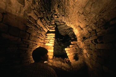Cancuen, Guatemala, Arthur Demarest, Tomas Barrientos, Maya, palace, Classic Period, 2004