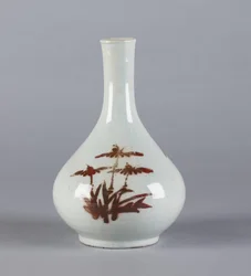 Bottle with floral design, Yi dynasty