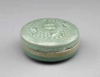 Covered box with inlaid design of cranes and clouds, second half of 13th century