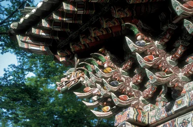 Sŏgwŏng-sa Temple, Kosan County, Kangwon Province, North Korea, detail of the roof (photo)