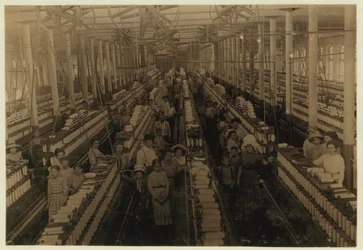 Children working in the spinning room at Magnolia Cotton Mills, Mississippi, 1911