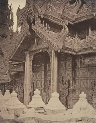Amerapoora: Doorway of Pyathat on East of Maha-too-lo-Bounghian Kyoung