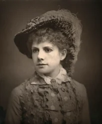 Alma Murray, British actress, 1882