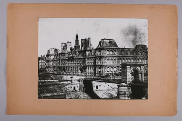 Façade of the Former Town Hall, Beginning of Pont d