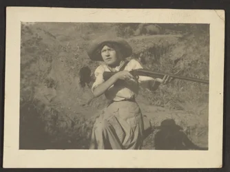 Florence with Gun