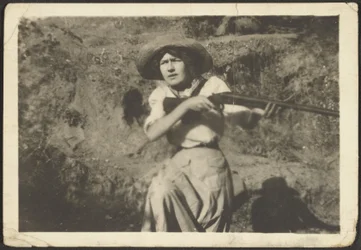 [Florence with Gun]