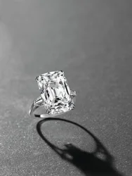 An elegant ring
