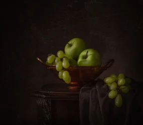 Moody Green Fruit Bowl