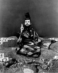 Henri de Toulouse-Lautrec in Japanese dress, ca. 1892