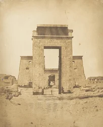 Propylone du Temple de Khons, à Karnac, Thèbes