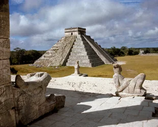 The castillo from the temple of the warriors, 750-1200