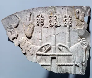 Mesopotamia: relief stable scene on a fragment of vase carved in the style of Uruk. Region Sumer. 3300 BC. Paris, Louvre Museum