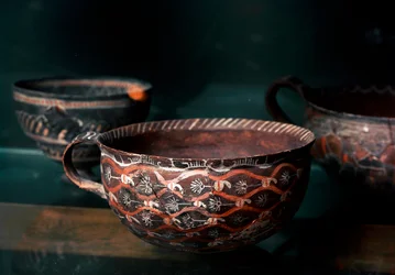 Minoan art: ceramic cup of the Kamares period on Crete, protopalatial (2100 to 1650 BC), from Knossos. Heraklion Archaeological Museum