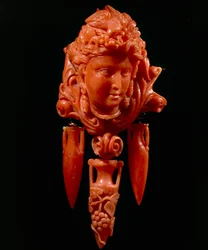 Pendant of a Classical Head and Anaphora in Mediterranean Coral and Gold