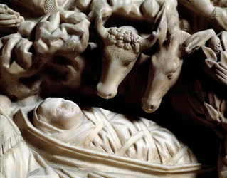 Art and Gothic architecture: the nativity (detail)