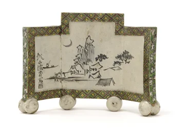 Kenzan style desk screen with design of mountain retreat, Inkstone screen (kenbyo)