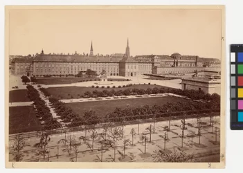 1. Burg - Heldenplatz - View towards the Leopoldine Wing of the Hofburg