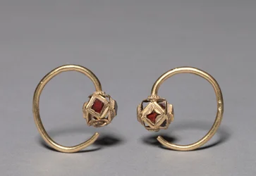 Earring