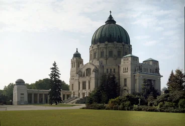 View of the family tomb by the architect Otto Wagner (1841-1918) (Viennese Secession). Hietzing Cemetery, Vienna, Austria