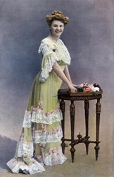 French Comedian Blanche Toutain, Photo by Paul Nadar