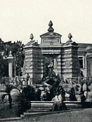 Fountain in the Palace Garden, 1895