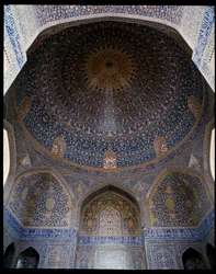View of the main dome of the Jameh Mosque