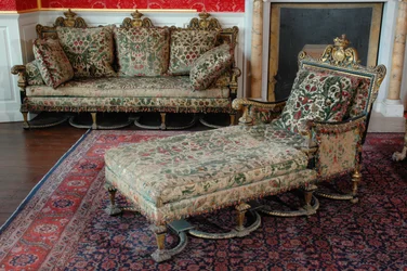 Duke of Leeds day bed and sofa