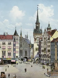 Munich: Marienplatz with Old Town Hall