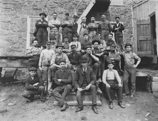 Employees at Henry Clay Factory, 1905