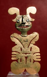 Anthropomorphic Statuette in Gold