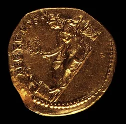 Aureus (reverse) minted by Hadrian (AD 117-AD 138) depicting AEGYPTOS (Egypt) reclining left. Inscription: AEGYPTOS