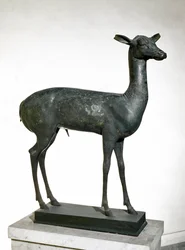Deer (bronze sculpture)