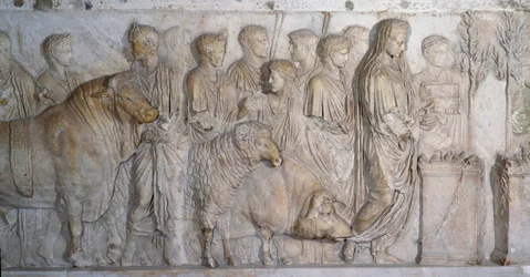 Roman ancient art: sacrifice to the god Mars, suovetaurilia, around 15-16 AD. Marble sculpture, Roman Empire (27 BC-235 AD), from the site of Champ-de-Mars (in Rome). Paris, Musée du Louvre