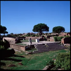 Roman art: view of the ruins of the temple of Hercules