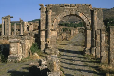 Card, Arch and Venus Temple, High Imperial Period