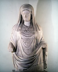 Sculpture of the vestal 