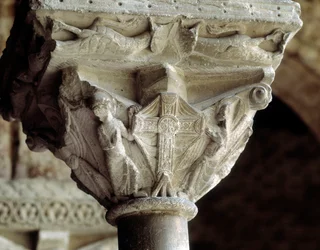 Capital Representing the Glorious Cross (sculpture)