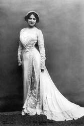 Edna May, early 20th century