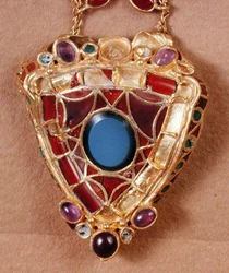 Brooch Set with Indian Garnets and Onyx, Late 4th Century