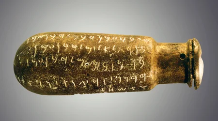 Tell Siran Bottle, from the Amman Citadel, Jordan, c.687 BC