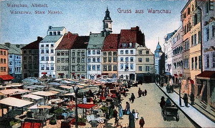 Postcard Depicting Old Town Market Place in Warsaw