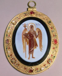 Panagia, carved sardonyx mounted in gold set with pearls and jewels with filigree and enamel decoration, Moscow, mid 16th century
