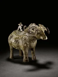 Ritual ram-form wine vessel, Gong, late Shang Dynasty