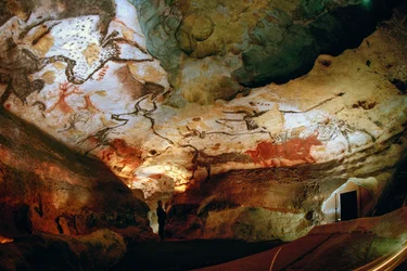 The Hall of the Bulls with Jacques Marsal, one of the discoverers of Lascaux Caves