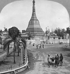 Sule Pagoda from Pagoda Street, Rangoon, Burma, 1908