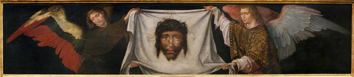 Angels carrying the Holy Shroud