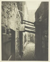 Close No. 83 High Street